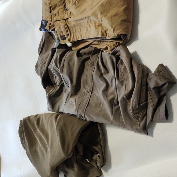 The North Face Button Up Collar Olive Green Khaki Short Sleeve Shirt Medium - Picture 12 of 12